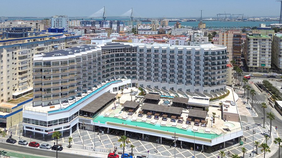 hotel cadiz bahia